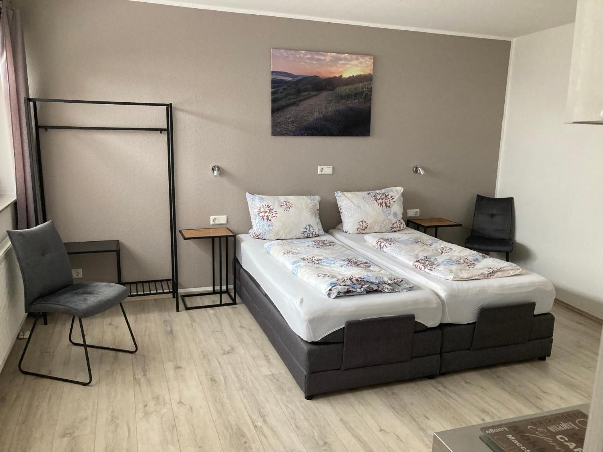 Boardinghouse Alte Bank Hotel Wollstein Екстериор снимка