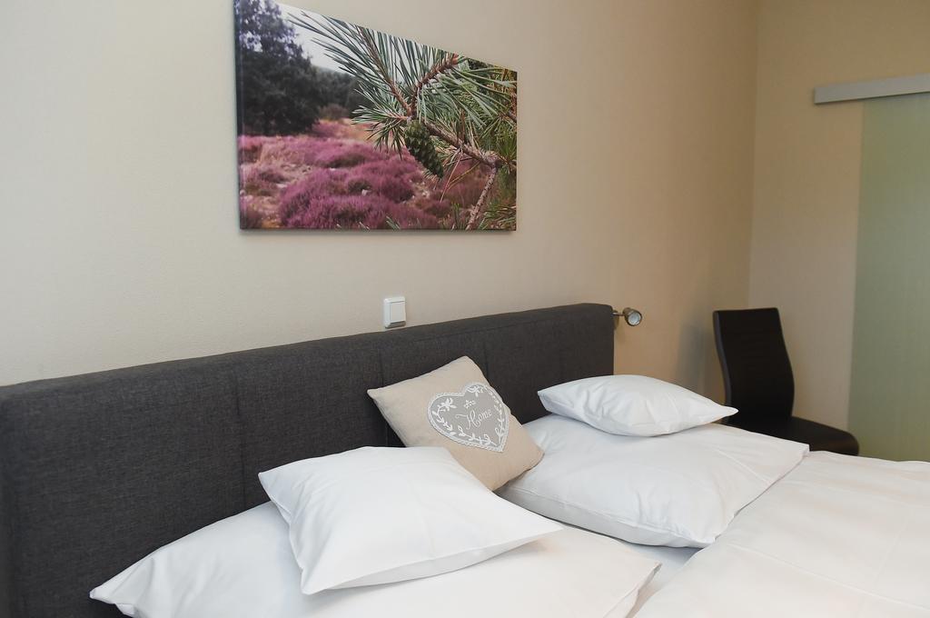 Boardinghouse Alte Bank Hotel Wollstein Екстериор снимка