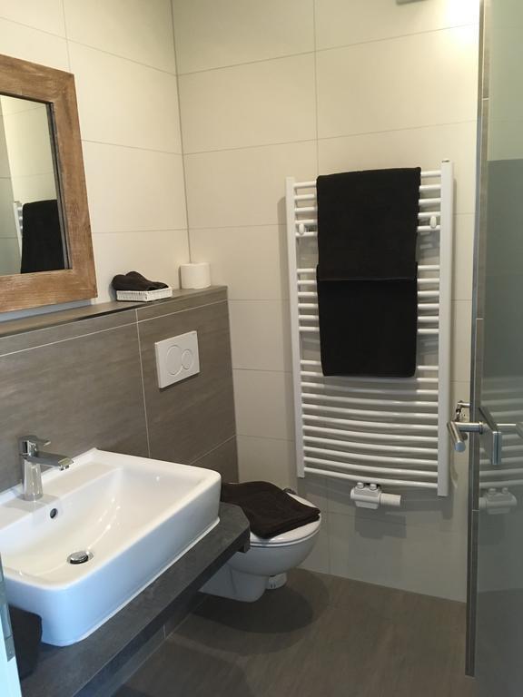 Boardinghouse Alte Bank Hotel Wollstein Екстериор снимка